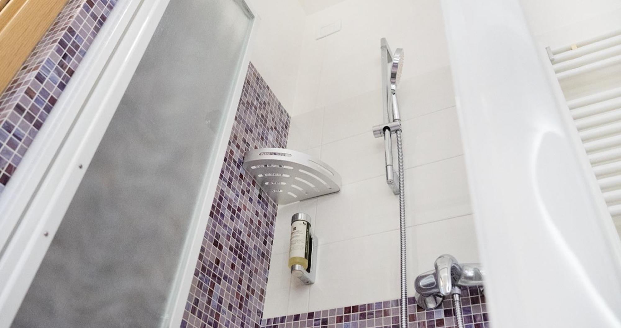 Oleandro Apartment - Featuring A Private Garden And Access To 5 Pools Desenzano del Garda Eksteriør bilde