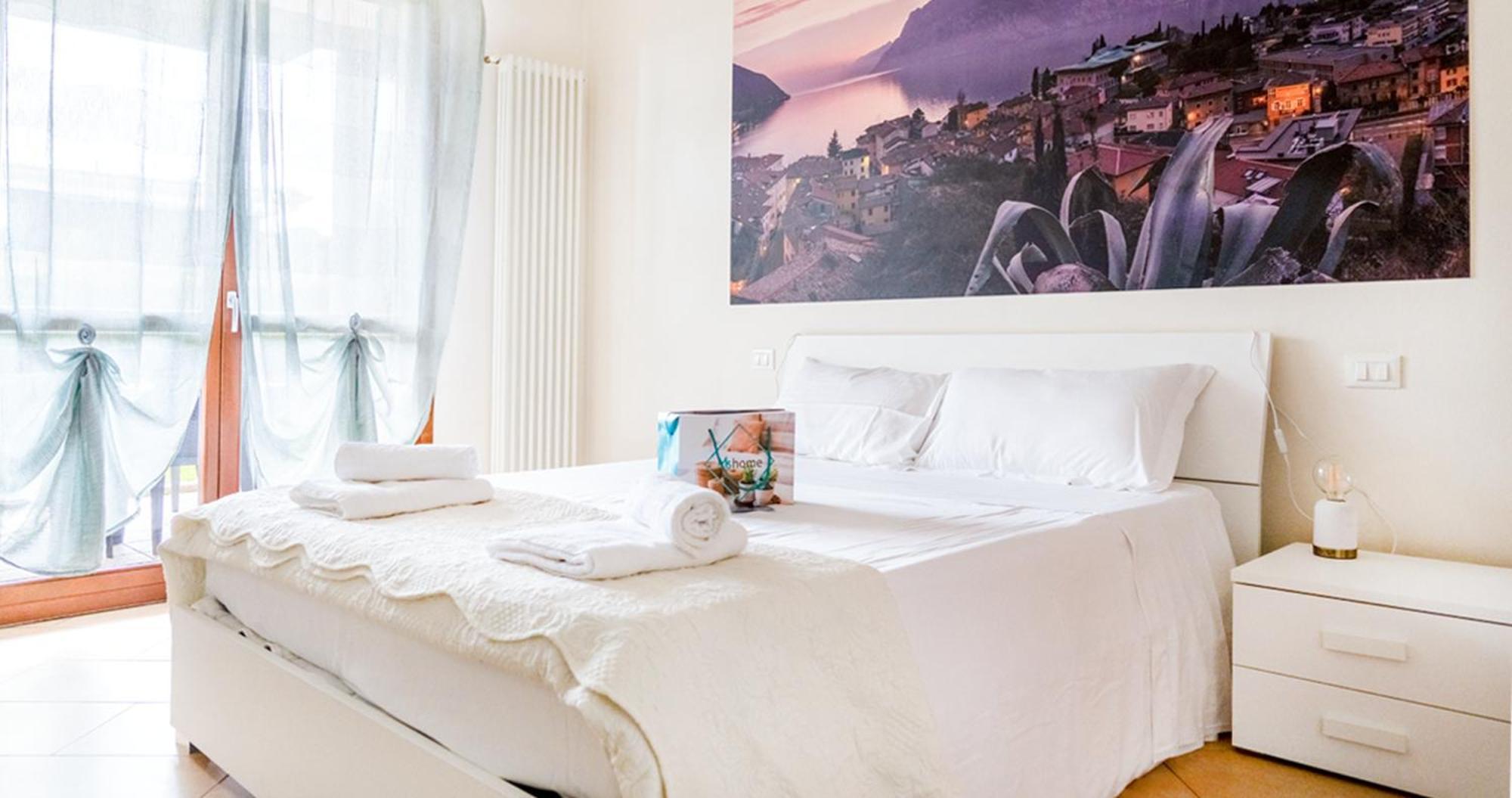 Oleandro Apartment - Featuring A Private Garden And Access To 5 Pools Desenzano del Garda Eksteriør bilde