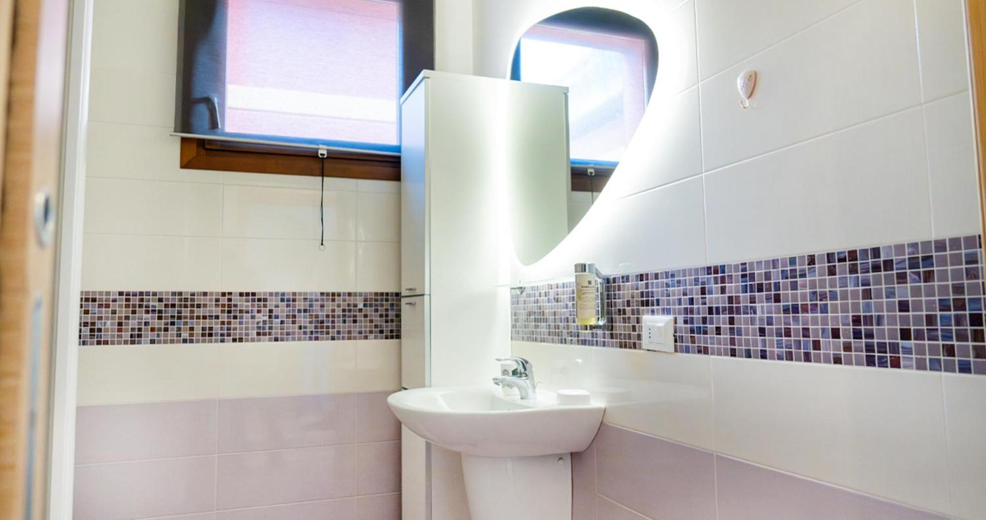 Oleandro Apartment - Featuring A Private Garden And Access To 5 Pools Desenzano del Garda Eksteriør bilde