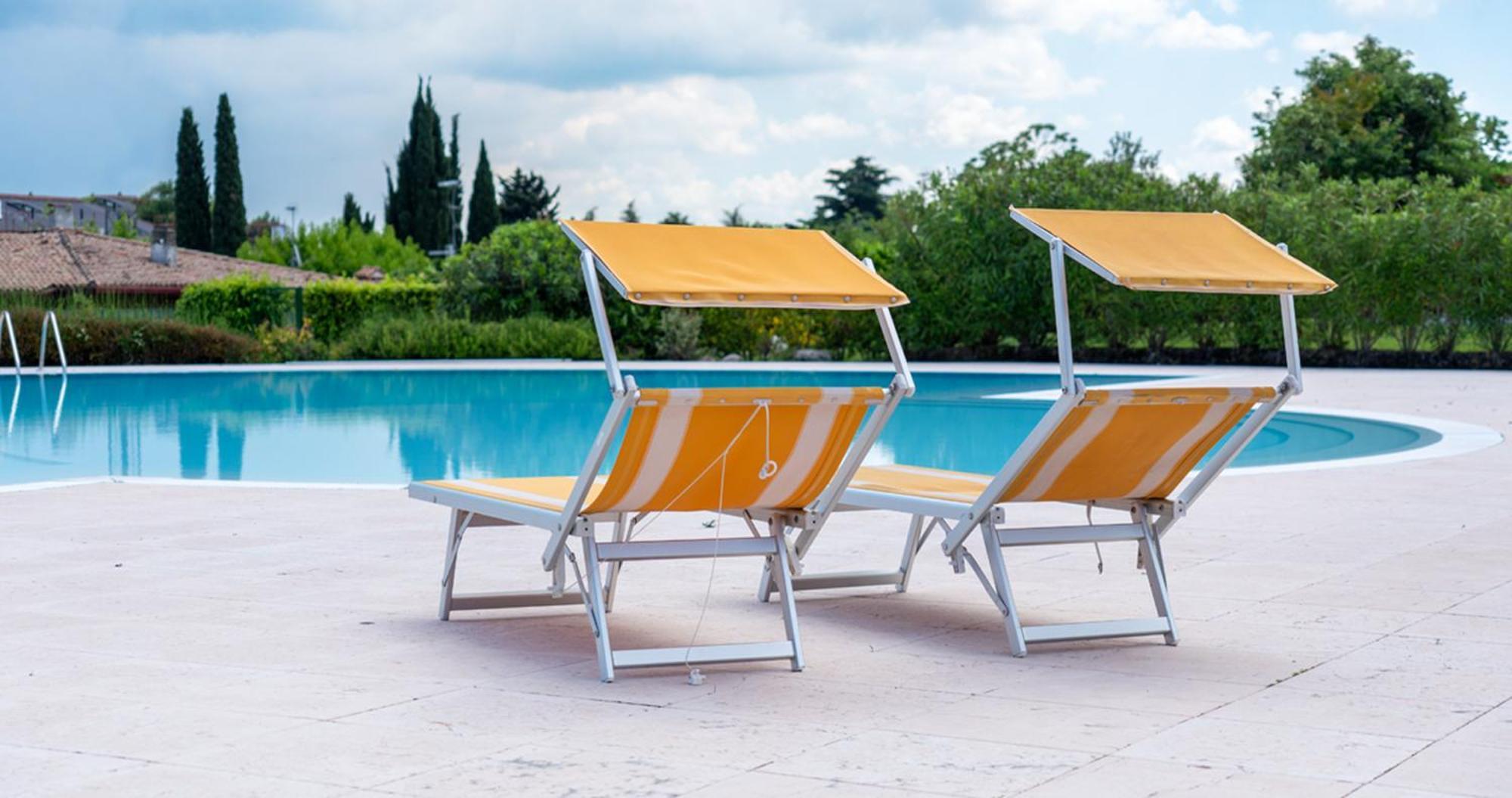 Oleandro Apartment - Featuring A Private Garden And Access To 5 Pools Desenzano del Garda Eksteriør bilde
