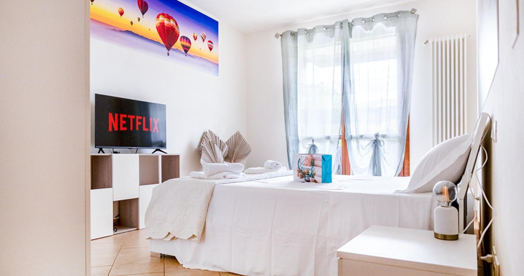 Oleandro Apartment - Featuring A Private Garden And Access To 5 Pools Desenzano del Garda Eksteriør bilde